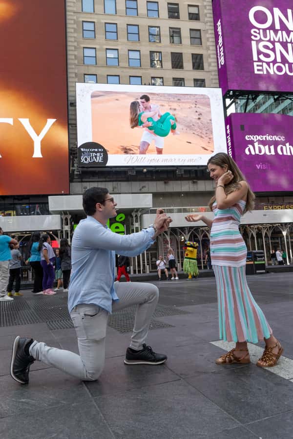 New York City: Photoshoot - Times Square - Times Square photo stop, the fast way to get iconic without looking stiff