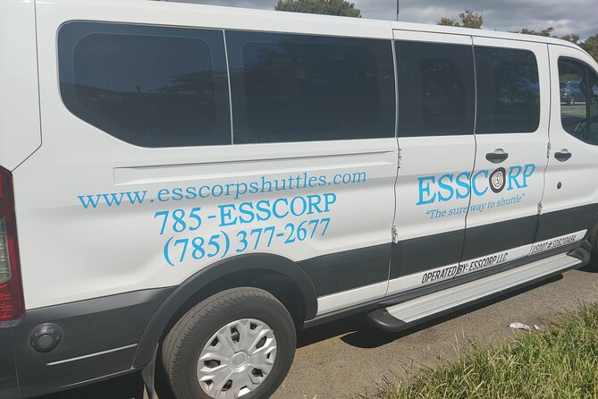 New York City Private Airport Shuttle/Car Service - The Ride: Air Conditioning, WiFi, and Handling Luggage Without Stress