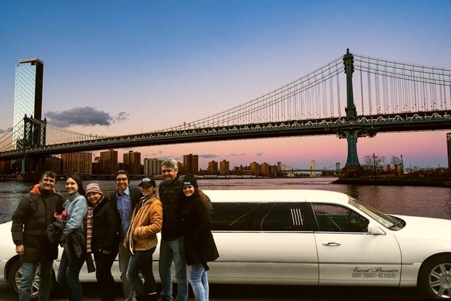 New York City: Private Manhattan Limousine Tour - Photo Stops and Your Music: Small Choices That Make the Ride Yours
