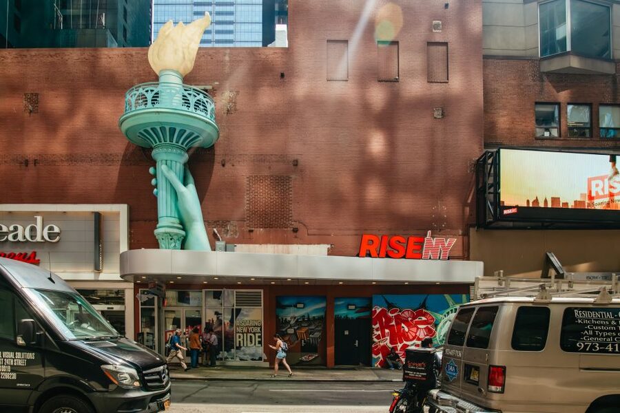 New York City: RiseNY Experience Ticket - The transition to the soaring ride: the 30-foot finale