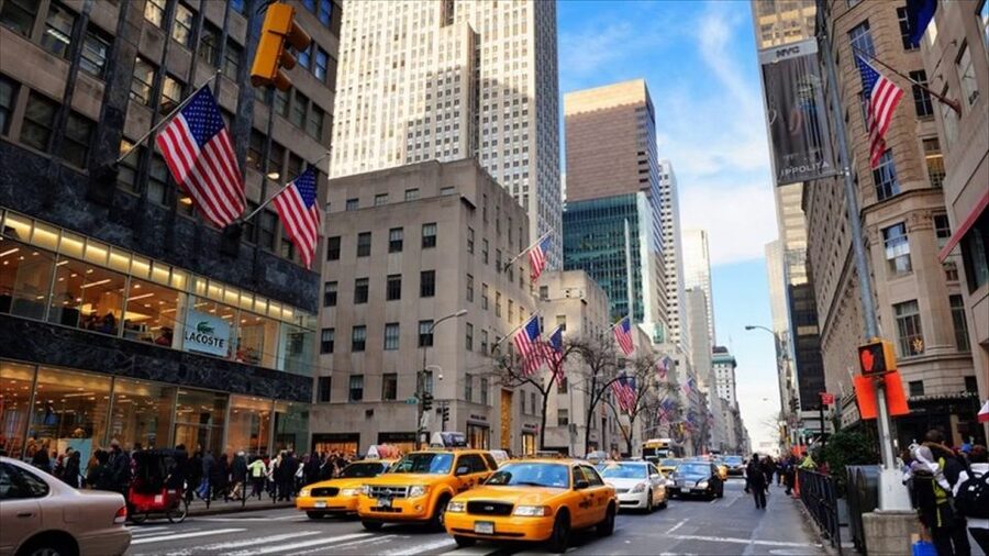 New York City: Sightseeing Walking Tour with Food Tastings - Times Square and 5th Avenue: Iconic Stops With Big-City Energy