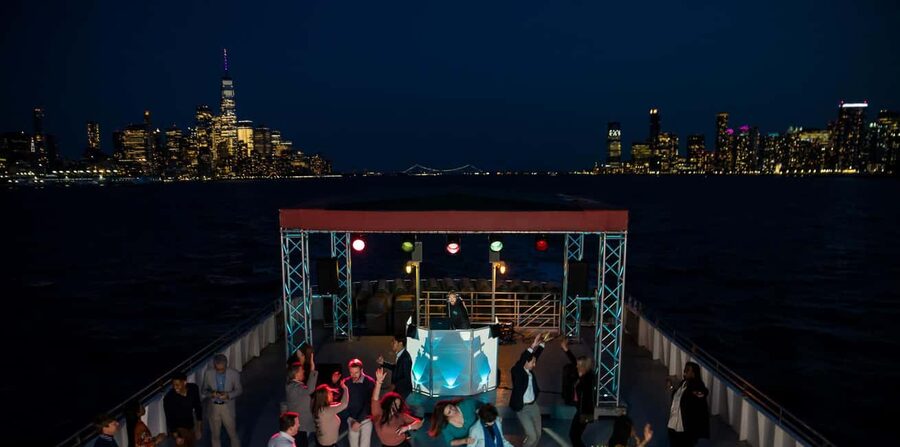 New York City: Sip 'N Groove Evening Cruise with Live DJ - 2 hours on the Hudson River with a DJ in charge