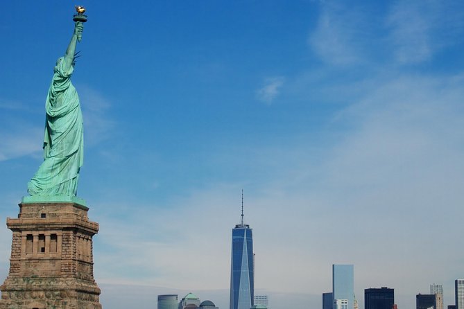 New York City Skyline and Statue of Liberty Cruise - Commentary onboard: when the speaker really helps