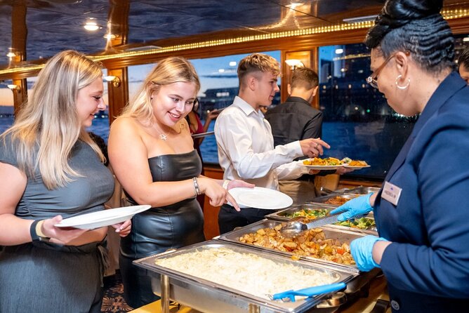 New York City Skyline Dinner Cruise - A 3-hour floating dinner with the Manhattan skyline front row
