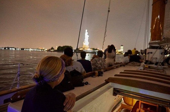 New York City Skyline Night Sailboat Tour - FAQ