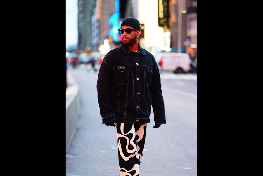 New York City: Solo or Couples Photoshoot in Times Square! - Should you book this Times Square solo or couples photoshoot?