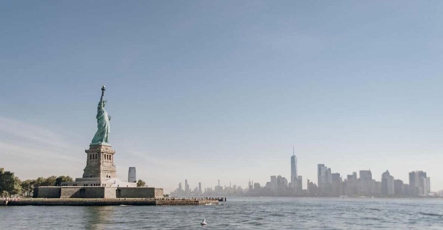New York City: Statue of Liberty & Battery Park Guided Tour - Starting at Bowling Green, then getting your bearings fast