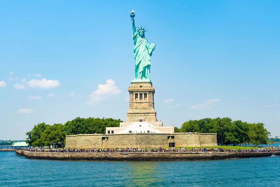 New York City: Statue of Liberty & Ellis Island Guided Tour - The pacing: what a 4-hour visit feels like on two islands