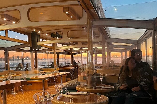 New York City Sunset Cruise on a Yacht - Picking your time slot: daylight, sunset, and city lights