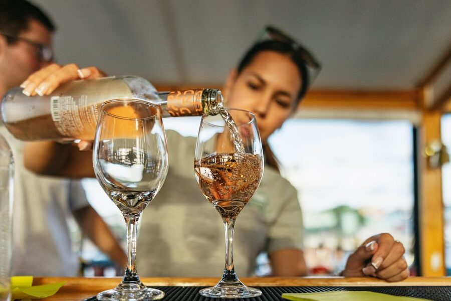 New York City: Sunset Yacht Cruise - Where to sit and stand: using the salon and deck like a pro