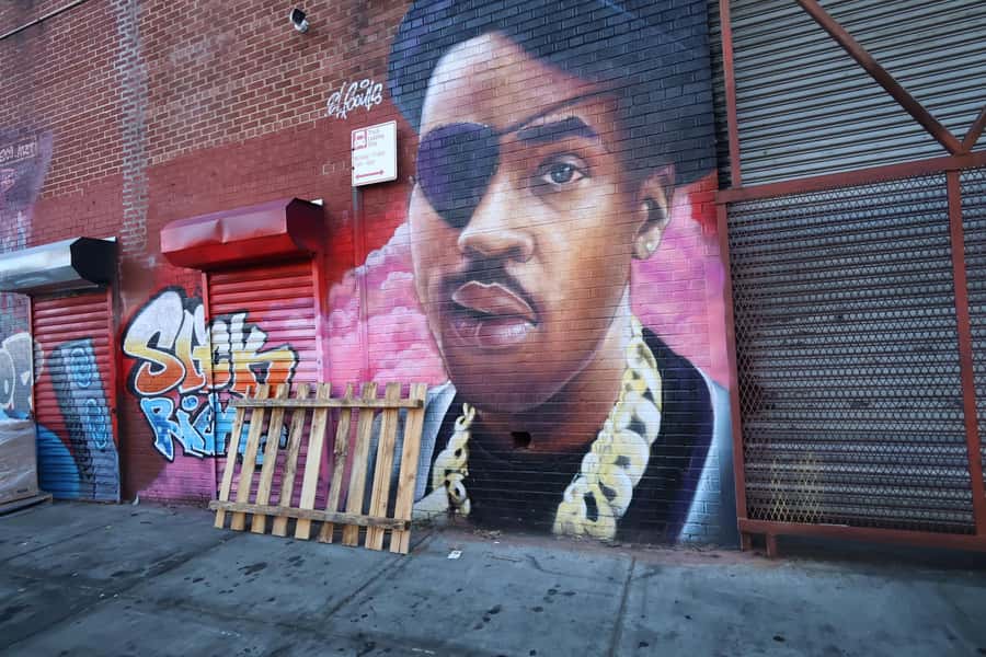 New York City: Walk This Way Harlem Hip Hop Walking Tour - Spanish Harlem streets to Graffiti Hall of Fame: how the tour reads the neighborhood