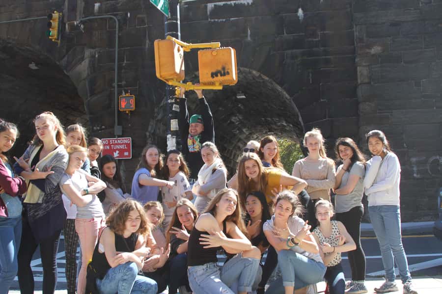 New York City: Walk This Way Harlem Hip Hop Walking Tour - Apollo Theater and 125th Street: the landmarks with weight