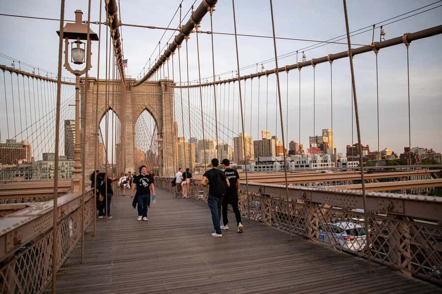 New York City Walk Tour Williamsburg DUMBO Brooklyn Bridge - Williamsburg streets, graffiti, vintage shops, and the East River boardwalk
