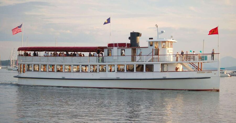 New York City: Weekend Holiday Brunch Cruise - What’s really on the brunch menu: three courses, family-style plus buffet