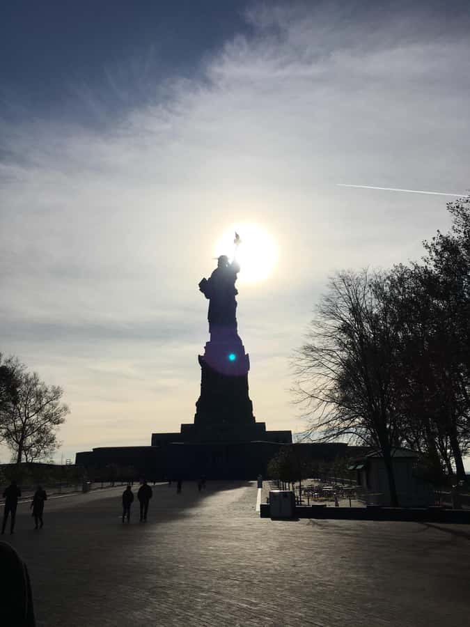 New York, discover the Statue of Liberty and Ellis Island. - Liberty Island Access and the Near-Base Photo Advantage