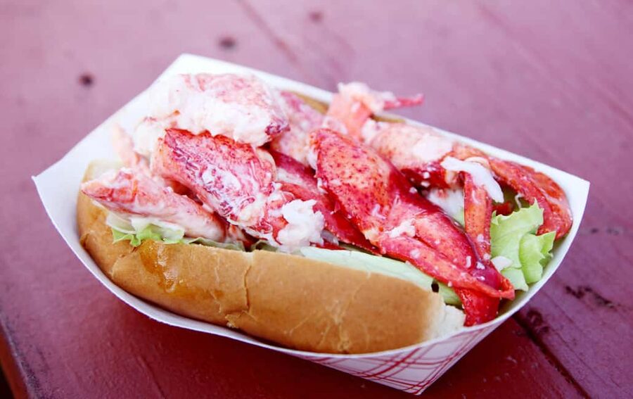 New York: DUMBO Brooklyn Food and Culture Tour - Where DUMBO’s story shows up on the street