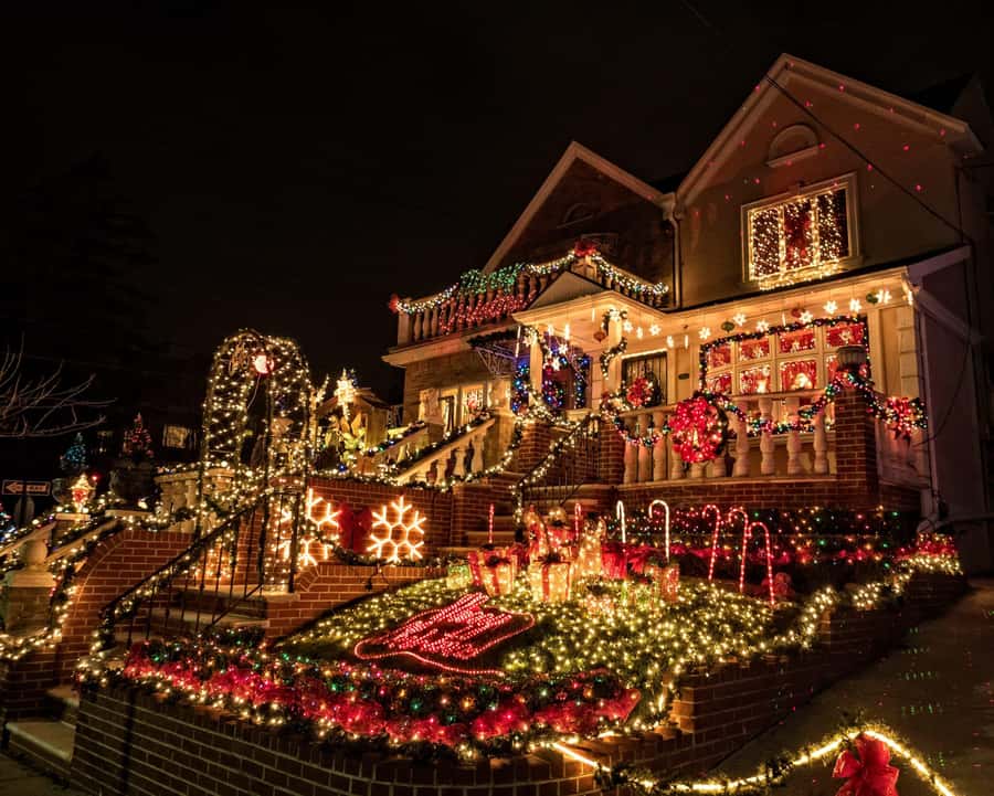 New York: Dyker Heights Christmas Lights Guided Tour - Dyker Heights Christmas Lights, Brooklyn Style