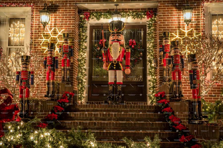 New York: Dyker Heights Christmas Lights Guided Walking Tour - Meeting points: two options, one rule, verify before you go