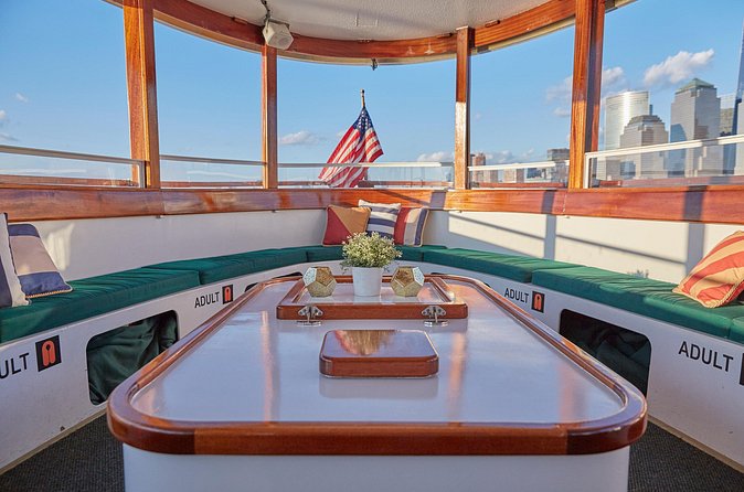 New York Fall Foliage Cruise up the Hudson River - Palisade cliffs and fall foliage: great views, no peak guarantee