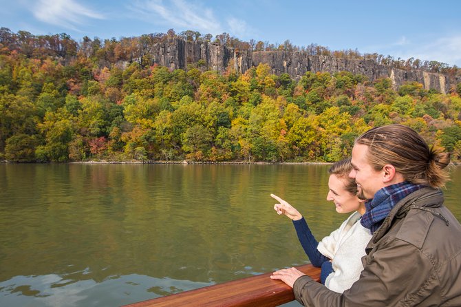 New York Fall Foliage Sail up the Hudson River - Cocoa, blankets, and your self-packed picnic