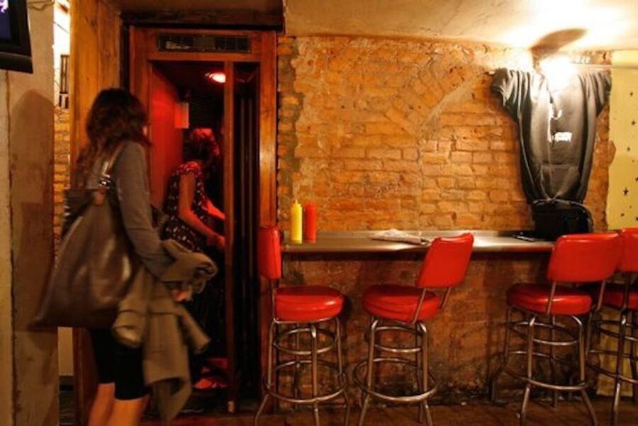 New York: Guided Walking Tour to Hidden Speakeasies - First stop after Doc Holliday’s: your opener cocktail moment