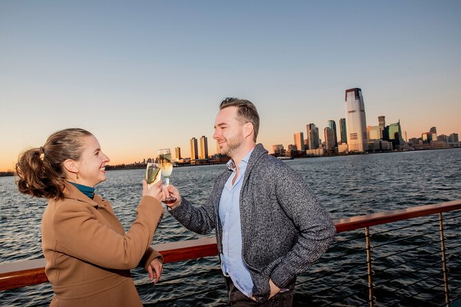 New York Harbor Live Holiday Jazz Cruise - Governors Island Pass-By: The Relaxed Finale Off Manhattan’s South Tip
