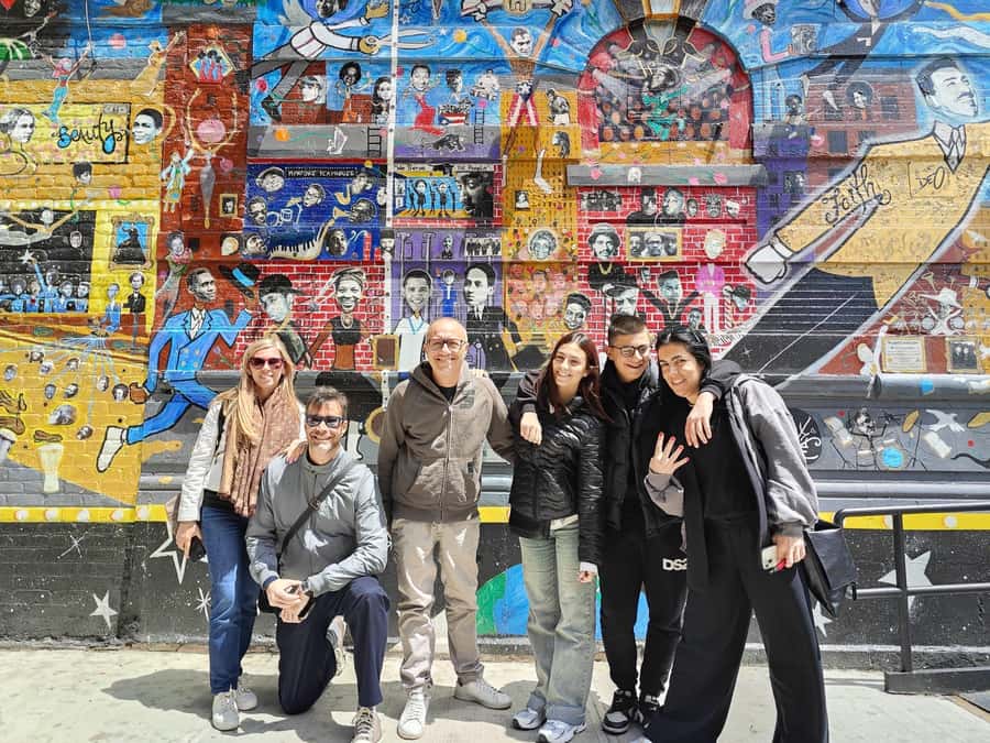 New York: Harlem Tour and Sunday Gospel Mass - Guide style and languages: how it can make or break the experience