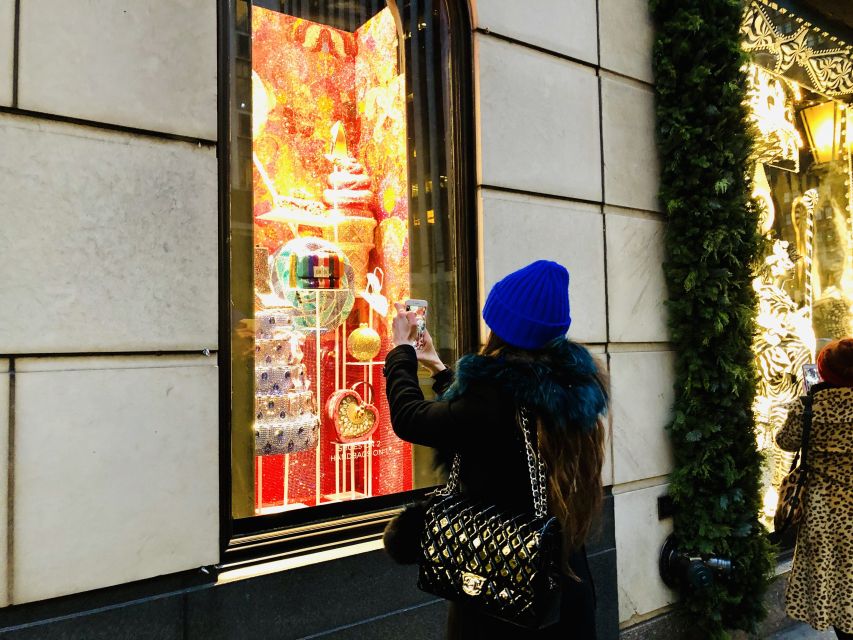New York Holiday Lights and Movie Sites Bus Tour - A festive bus ride with an actor guide and movie clips