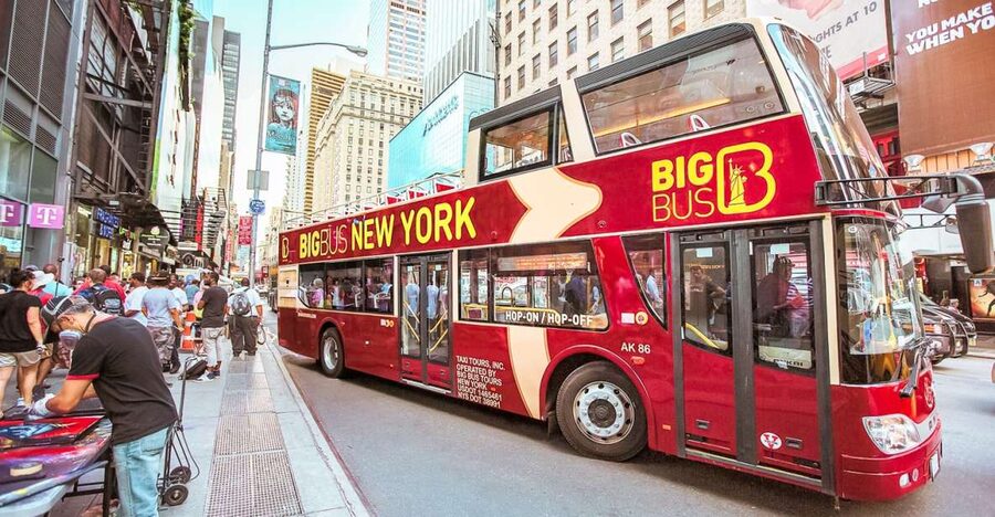 New York: Hop-on Hop-off Sightseeing Tour by Open-top Bus - Lower Manhattan highlights, from Battery Park to the 9/11 Memorial