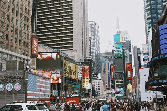 New York Midtown Manhattan Exclusive Guided Walking Tour - What to expect if it rains, plus security and bag rules