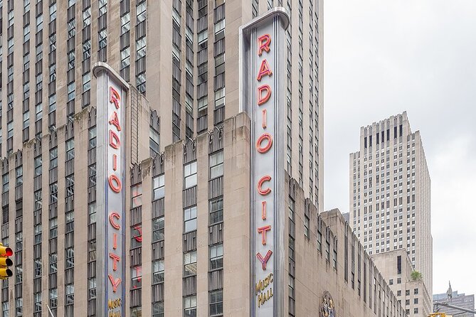 New York News and Media Walking Tour - 12:00 pm route, group size, and walking comfort