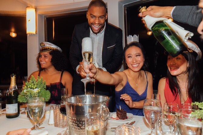 New York Pier 15 New Year's Eve Buffet Dinner Cruise - NYC and Landmark Stops: What You Get, What You Should Expect