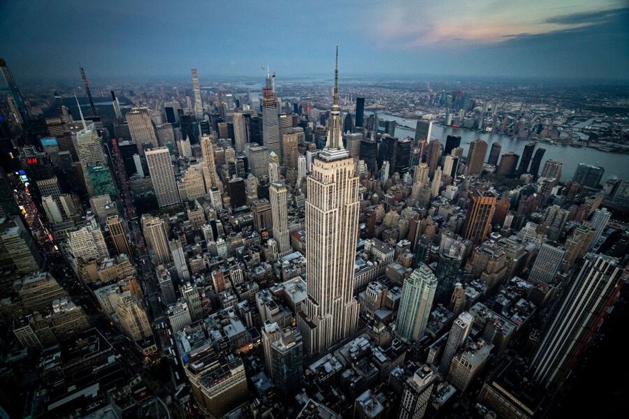 New York: Private Scenic Helicopter Charter with Champagne - The sweet spot of a 30-minute NYC flight