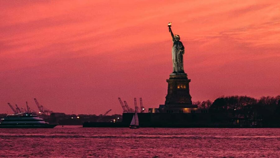 New York: Sunset Cruise with Statue of Liberty Views - The route arc: East River, Hudson River, and the skyline lineup