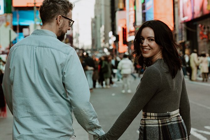 New York: Times Square Professional Photoshoot - Your 48-hour photo delivery in a secure gallery