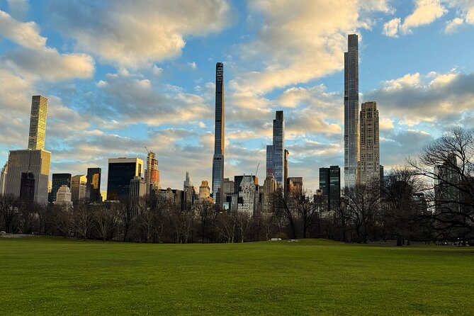 New York Upper East Side Art and Architecture Tour - The Met from 5th Avenue: getting oriented fast