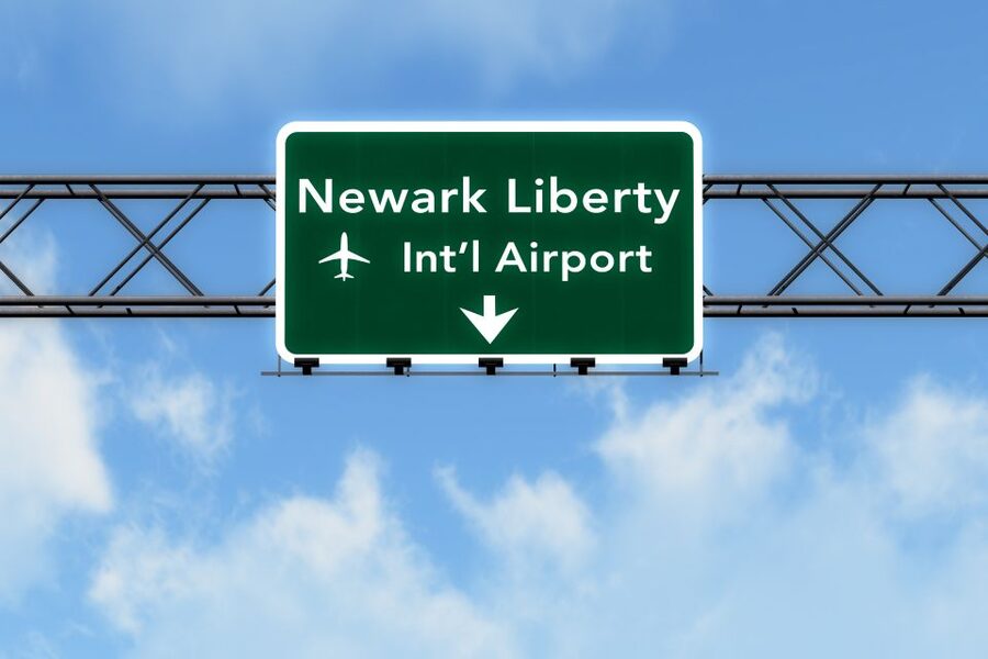 Newark Liberty International Airport: Manhattan Transfers - Newark Liberty to Manhattan Without the Cab Shuffle