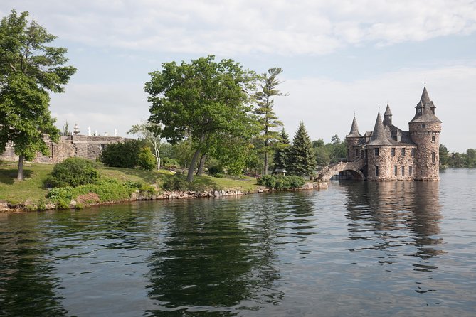 Niagara Falls, Toronto and 1000 Islands, 3 Day Tour from NYC - Day 3: Rockport Boat Line on the St. Lawrence, then Delaware Water Gap and Poconos