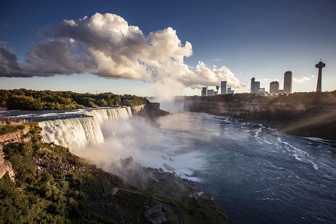 Niagara Falls, Toronto and 1000 Islands, 3 Day Tour from NYC - Day 2: Horseshoe Falls, Niagara-on-the-Lake Charm, and Toronto’s Key Stops