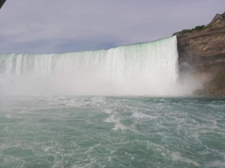 Niagara Falls Tour from New York City - Bridal Veil and Horseshoe Falls Villa: the walk that makes the difference