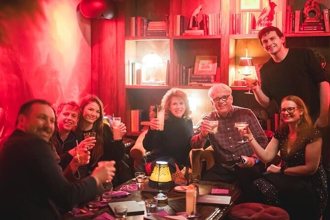 Night Out Tour: Gangsters, Heroes and Bright Lights of NYC - Dress code and what to bring for a smooth night