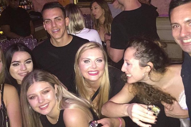 Night Out Tour: Gangsters, Heroes and Bright Lights of NYC - The social payoff: meeting people without forcing it