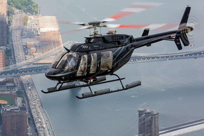 NY Helicopter Tour: Manhattan Highlights (Heliport fees Incl.) - The Pilot Commentary Part That Makes It Click