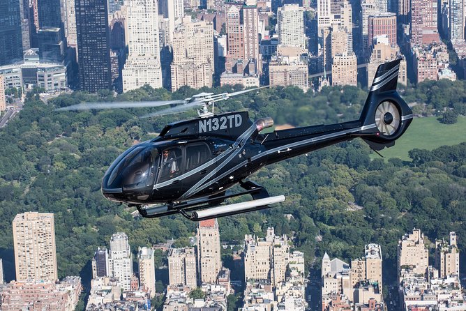 NY Helicopter Tour: Ultimate NYC Sightseeing (Heliport fees Incl) - One World Trade Center and the downtown finish: tying it all together