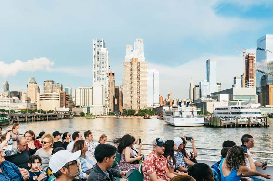 NYC: 4th of July Fireworks Party Cruise with Buffet & Drinks - Circle Line Boarding, Sunset Timing, and Why Getting There Early Matters