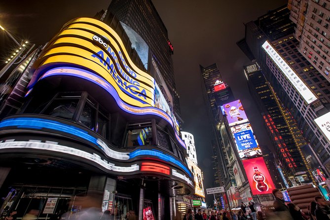 NYC After-Dark Photography Tour - Meeting in Times Square: easy start, no hand-holding on transportation