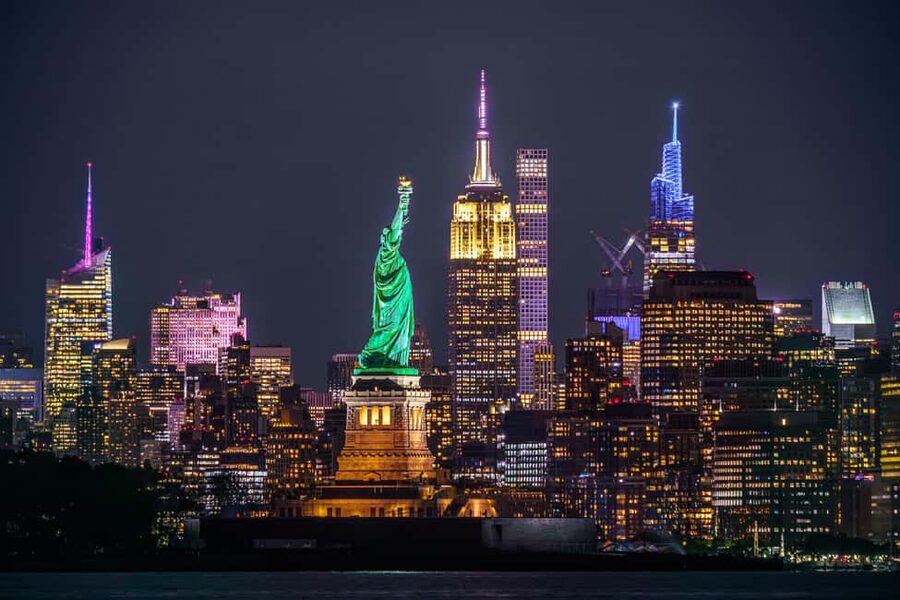 NYC at Night: 3-Hour Luxury Bus Tour of Top Highlights - Grand Central Terminal Stop: One of the City’s Best Photo Anchors