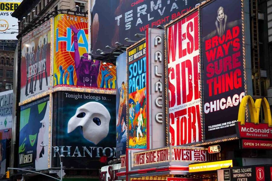 NYC: Broadway and Times Square Insider Tour with a Performer - Key things that make this Broadway tour work