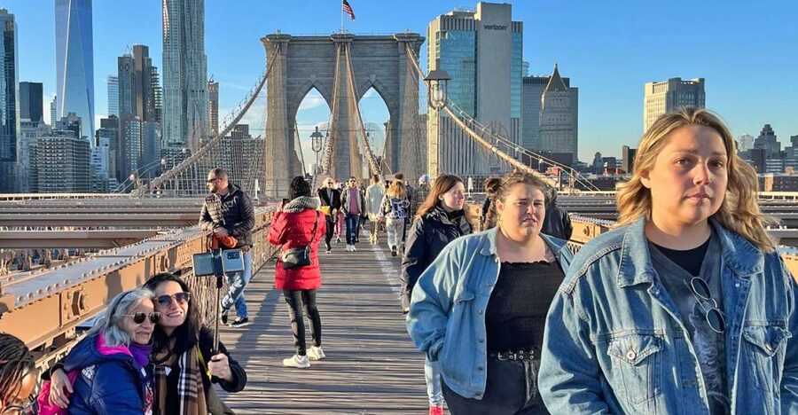 NYC: Brooklyn Bridge and Dumbo Guided Walking Tour - Start at 38 Park Row: easy to find, and close to the action