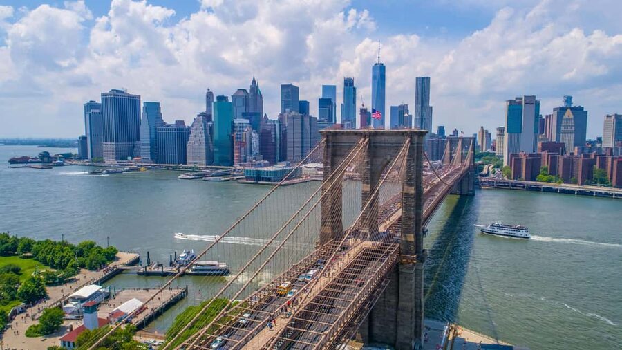 NYC: Brooklyn Bridge, DUMBO, and Skyline Small Group Tour - Ending at Time Out Market for food and an easy next step